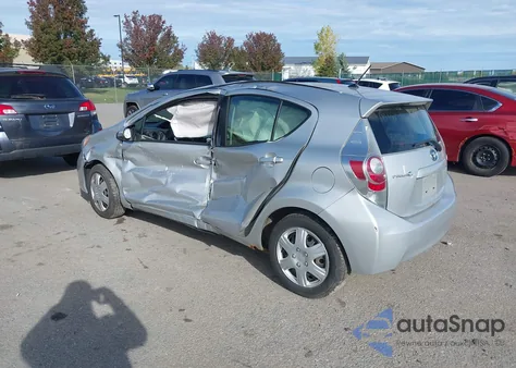 2013 Toyota Prius C Two z USA, uszkodzony, nr VIN JTDKDTB34D1531921